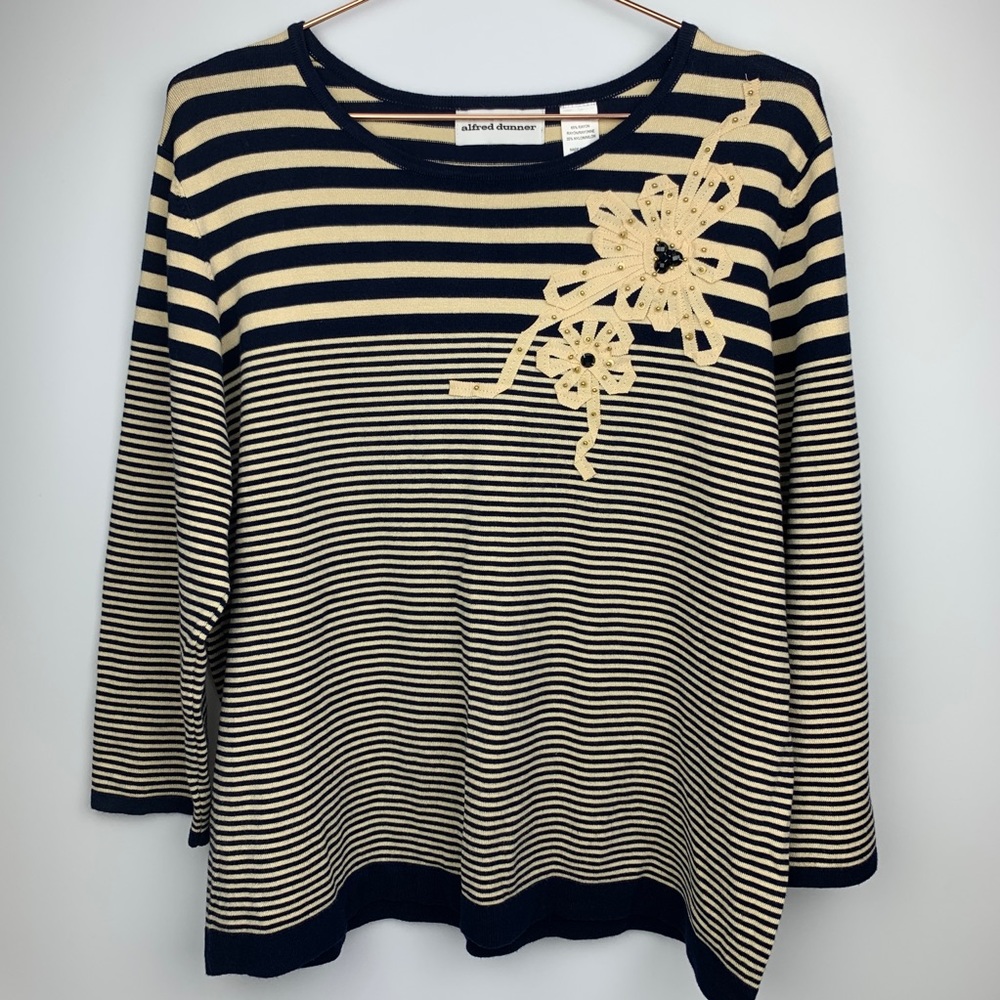 Alfred‎ Dunner Embroidered Bow Knit Top